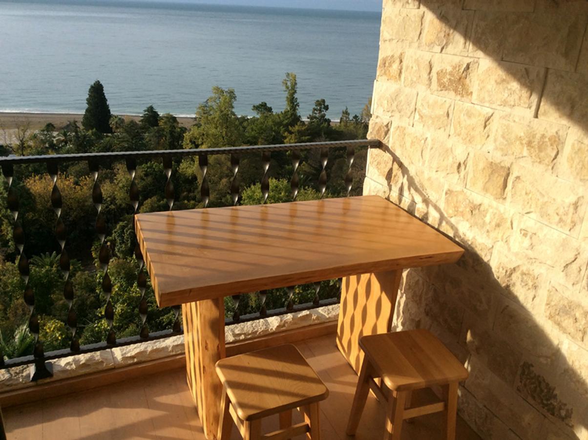 Гагра снять жилье у моря недорого 2024. Гостевой дом с видом на море Абхазия Гагра.